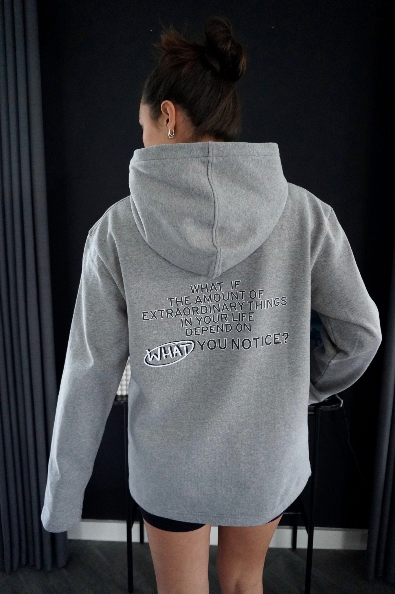 What if the amount of extraordinary things in your life depend on what you notice? Grey Hoodie - OBLIVIOUS?